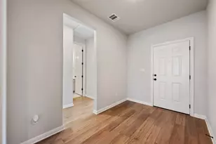 208 Golden Gate Ln, Kyle, TX 78640 - Photo 5