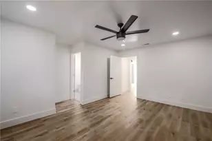 511 E 50th St, Austin, TX 78751 - Photo 13