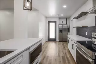 511 E 50th St, Austin, TX 78751 - Photo 11