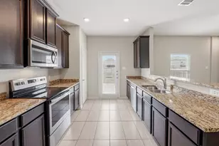 1579 Violet Ln, Kyle, TX 78640 - Photo 9
