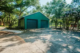 204 E Lakeshore Dr, Dripping Springs, TX 78620 - Photo 13