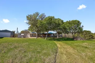 235 Mesquite Dr, Cedar Creek, TX 78612 - Photo 31