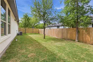 122 W Pauwela Ln, Bastrop, TX 78602 - Photo 7
