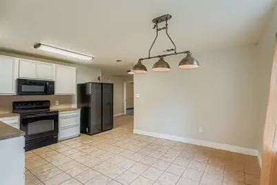 304 S Main Street, Elgin, TX 78621 - Photo 15