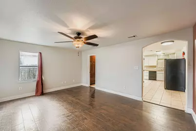 304 S Main Street, Elgin, TX 78621 - Photo 11