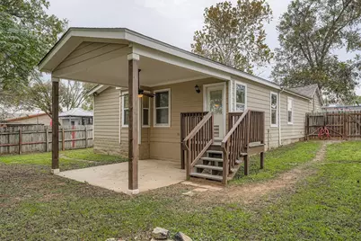 304 S Main Street, Elgin, TX 78621 - Photo 5
