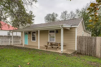 304 S Main Street, Elgin, TX 78621 - Photo 7