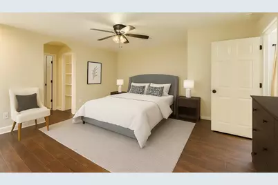 304 S Main Street, Elgin, TX 78621 - Photo 3