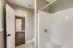 304 S Main St, Elgin, TX 78621 - Photo 19