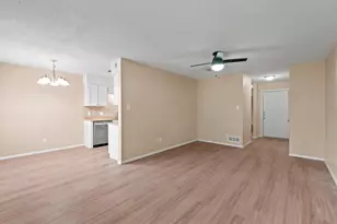 418 Linden St, Bastrop, TX 78602 - Photo 5
