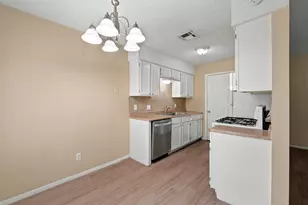 418 Linden St, Bastrop, TX 78602 - Photo 7