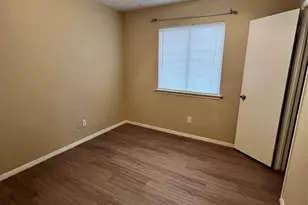 418 Linden St, Bastrop, TX 78602 - Photo 7