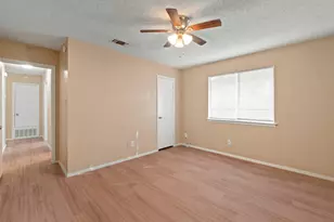 418 Linden St, Bastrop, TX 78602 - Photo 13