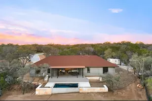 105 Daybreak Ln, Spicewood, TX 78669 - Photo 3