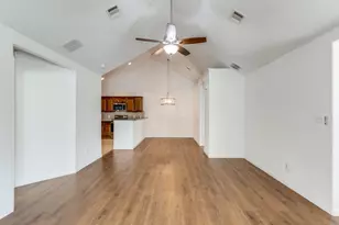 30 Wildwood Dr, Georgetown, TX 78633 - Photo 9