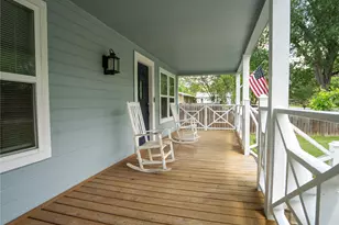 404 Rivers St, Smithville, TX 78957 - Photo 3