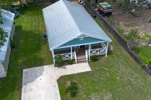 404 Rivers St, Smithville, TX 78957 - Photo 23