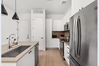 800 Embassy Drive #113, Austin, TX 78702 - Photo 5