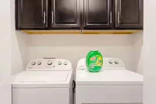 807 E 16th St, Austin, TX 78702 - Photo 27