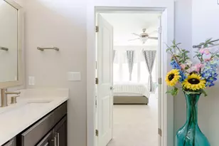 807 E 16th St, Austin, TX 78702 - Photo 21