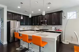 807 E 16th St, Austin, TX 78702 - Photo 9