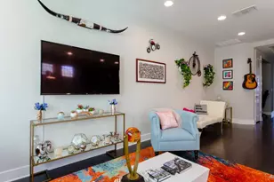 807 E 16th St, Austin, TX 78702 - Photo 5