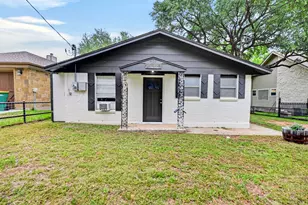 405 Robinhood Ln, Granite Shoals, TX 78654 - Photo 11