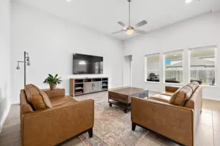 16713 Elsinore Ln, Pflugerville, TX 78660 - Photo 9