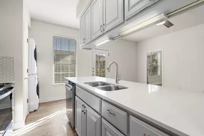 1100 W 25th Street #101, Austin, TX 78705 - Photo 21