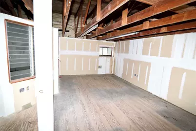 702 Upton Avenue, Schulenburg, TX 78956 - Photo 21