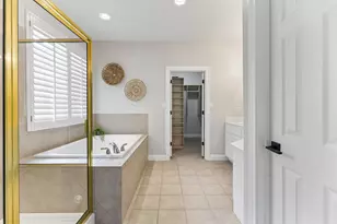 347 The Hills Dr, The Hills, TX 78738 - Photo 19