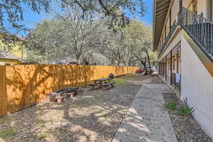 2411 S 5th St, Austin, TX 78704 - Photo 13