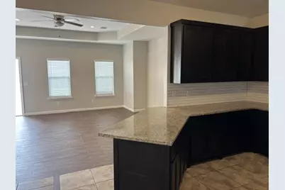 313 NW Carlos G Parker Boulevard NW, Taylor, TX 76574 - Photo 9