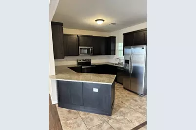 313 NW Carlos G Parker Boulevard NW, Taylor, TX 76574 - Photo 3