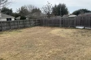 313 NW Carlos G Parker Blvd NW, Taylor, TX 76574 - Photo 11