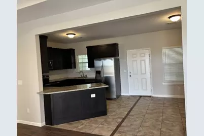 313 NW Carlos G Parker Boulevard NW, Taylor, TX 76574 - Photo 7