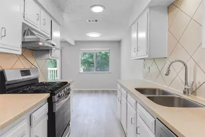 8015 Scotland Yard, Austin, TX 78759 - Photo 9