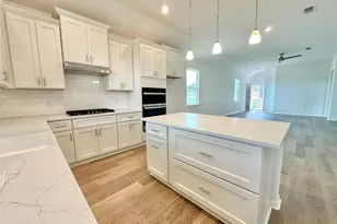 526 Elephant Island Loop, Kyle, TX 78640 - Photo 5