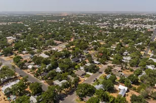 611 N Adams St, Fredericksburg, TX 78624 - Photo 31