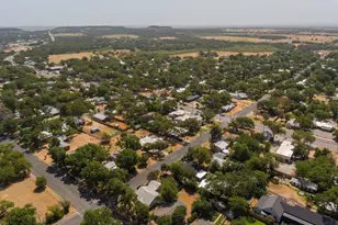 611 N Adams St, Fredericksburg, TX 78624 - Photo 35