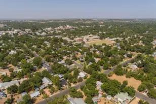 611 N Adams St, Fredericksburg, TX 78624 - Photo 33