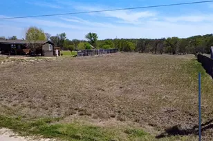 310 Rancho Linda Dr, Lockhart, TX 78644 - Photo 5