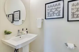 1106 Lambie St, Austin, TX 78702 - Photo 21