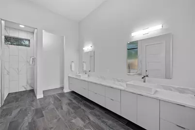 2912 Patriot Drive, Lago Vista, TX 78645 - Photo 17