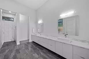 2912 Patriot Dr, Lago Vista, TX 78645 - Photo 17