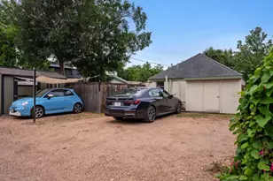 1908 W 37th St, Austin, TX 78731 - Photo 33