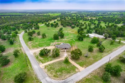 494 Flash Circle, Luling, TX 78648 - Photo 3