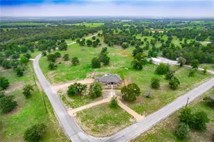 494 Flash Cir, Luling, TX 78648 - Photo 3