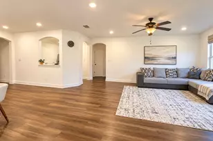240 Canyoncrest Wy, Liberty Hill, TX 78642 - Photo 13
