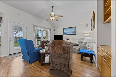 1510 Sunrise Terrace, Lockhart, TX 78644 - Photo 5
